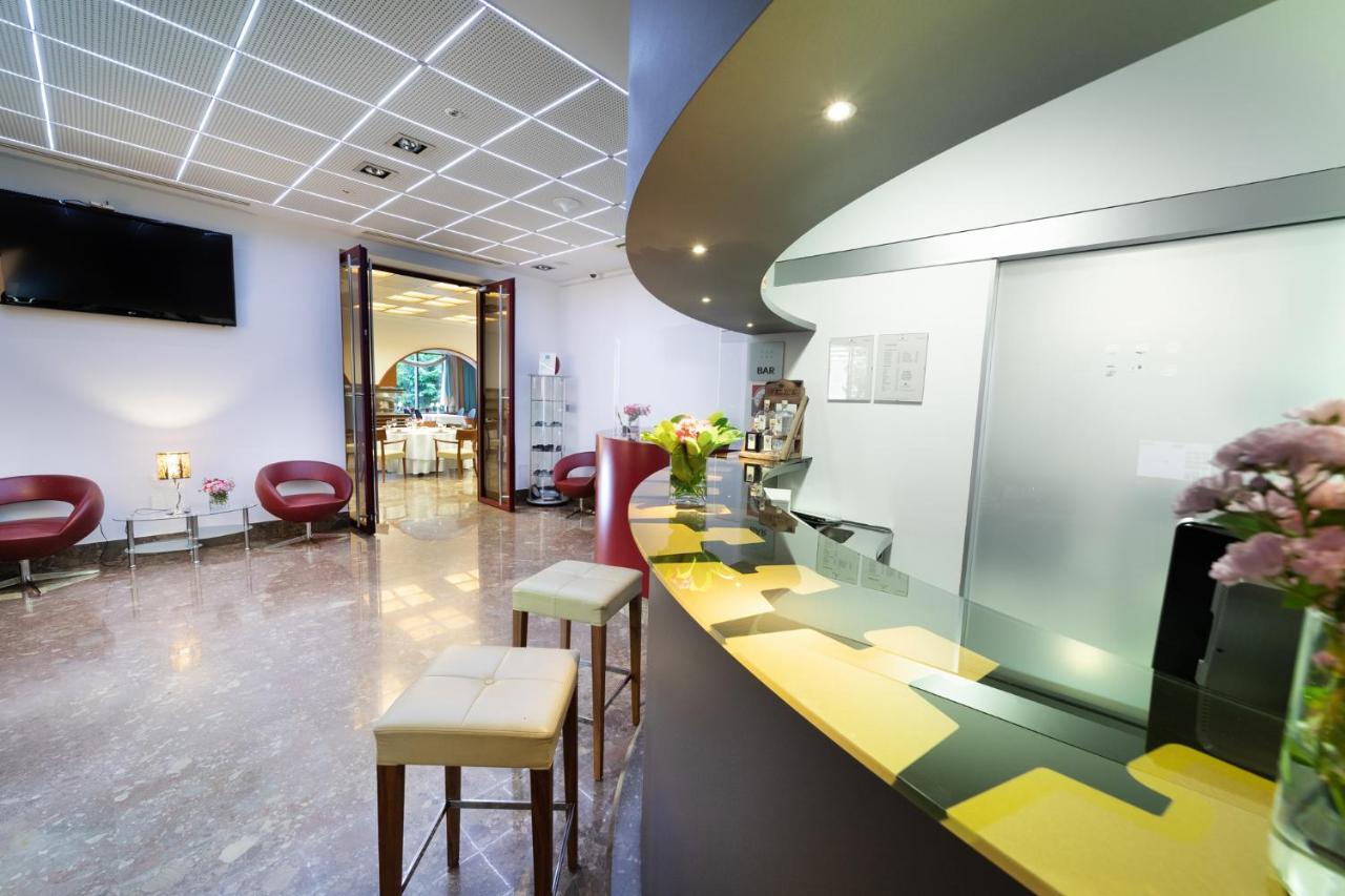 אידריה Hotel Jozef מראה חיצוני תמונה